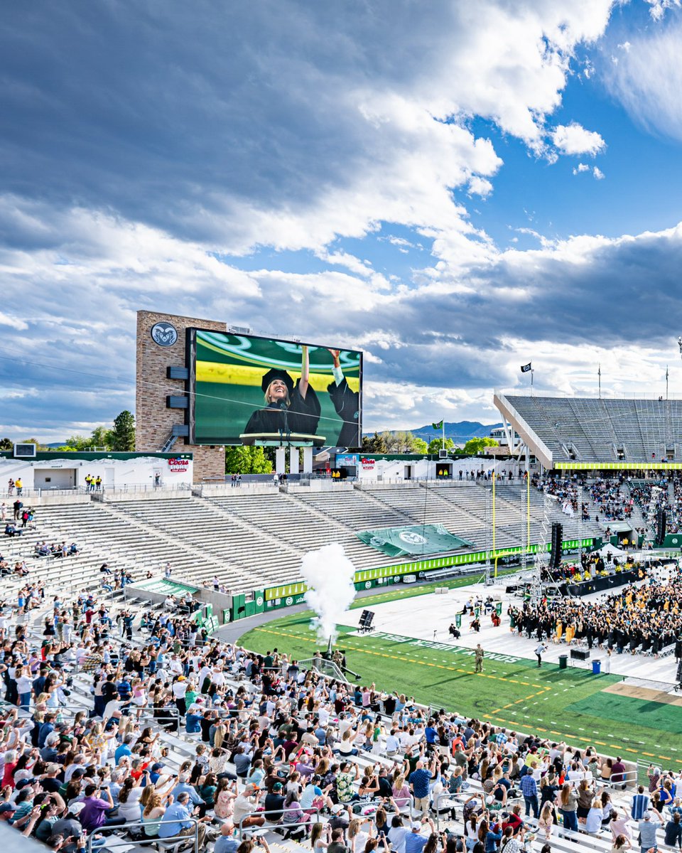 CSURams's tweet image. 𝙏𝙃𝙀 𝙈𝙊𝙈𝙀𝙉𝙏! 🎓

Congratulations to the #CSUClassOf2025 🐏 

#Relentless x #CSURams