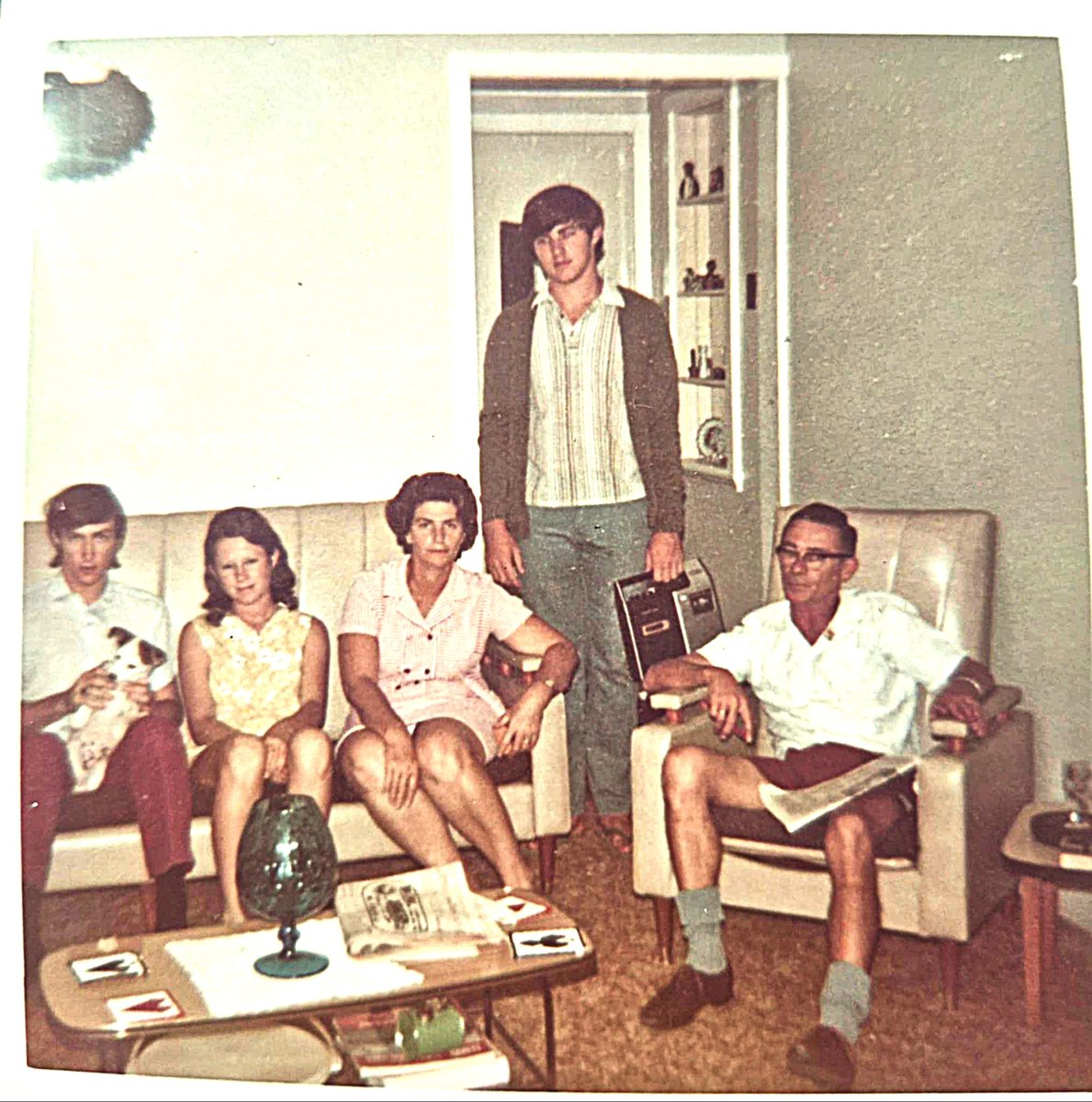 Snapshot from 1970...love this with the fashions and furniture way back then..☺️ good times