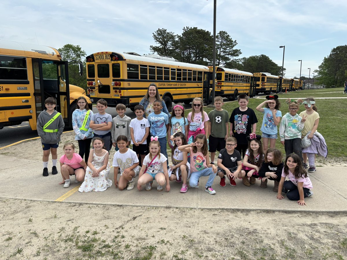 McKinley Ave School (@stsd_mckinley) on Twitter photo Our safety patrol officers did an outstanding job showing our future Mustangs their soon to be home for the next 2 years! <a href="/MSTNGPrincipal/">Tiffany Eberle</a> <a href="/Jac_Aliseo/">JacquelineAliseo</a> Our safety patrol officers did an outstanding job showing our future Mustangs their soon to be home for the next 2 years! <a href="/MSTNGPrincipal/">Tiffany Eberle</a> <a href="/Jac_Aliseo/">JacquelineAliseo</a>