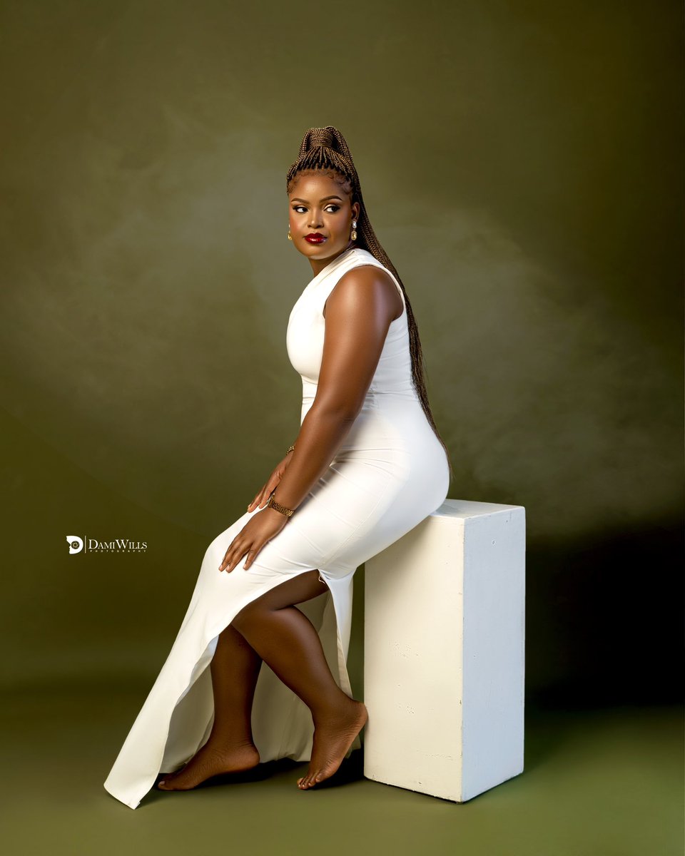 Obywinni's tweet photo. Hello everyone 👋 
It’s my birthday 🎂 🎉 
Lord I am eternally grateful 🥹 
Thank you for keeping me 🙏 https://t.co/7HLu5V2xV2
