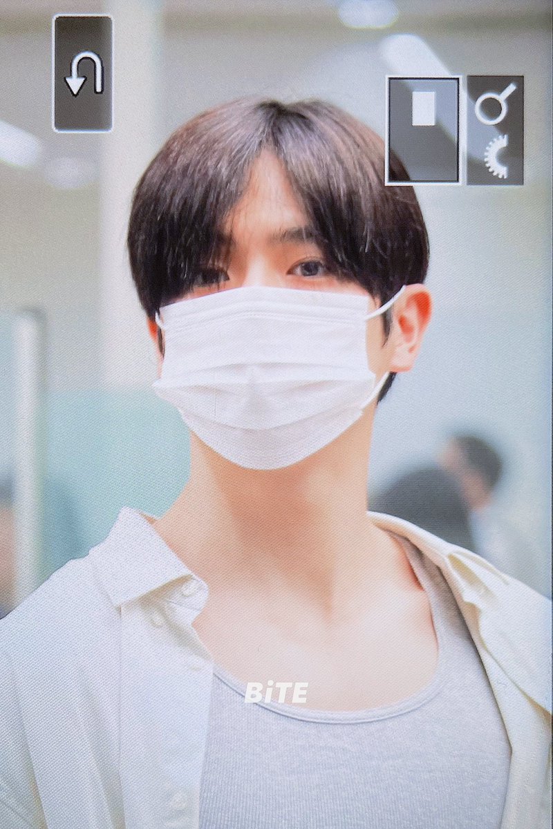 2pro2419's tweet photo. 와 오늘 진짜 그거다
남자와 문어 https://t.co/iCUjfU2EOs