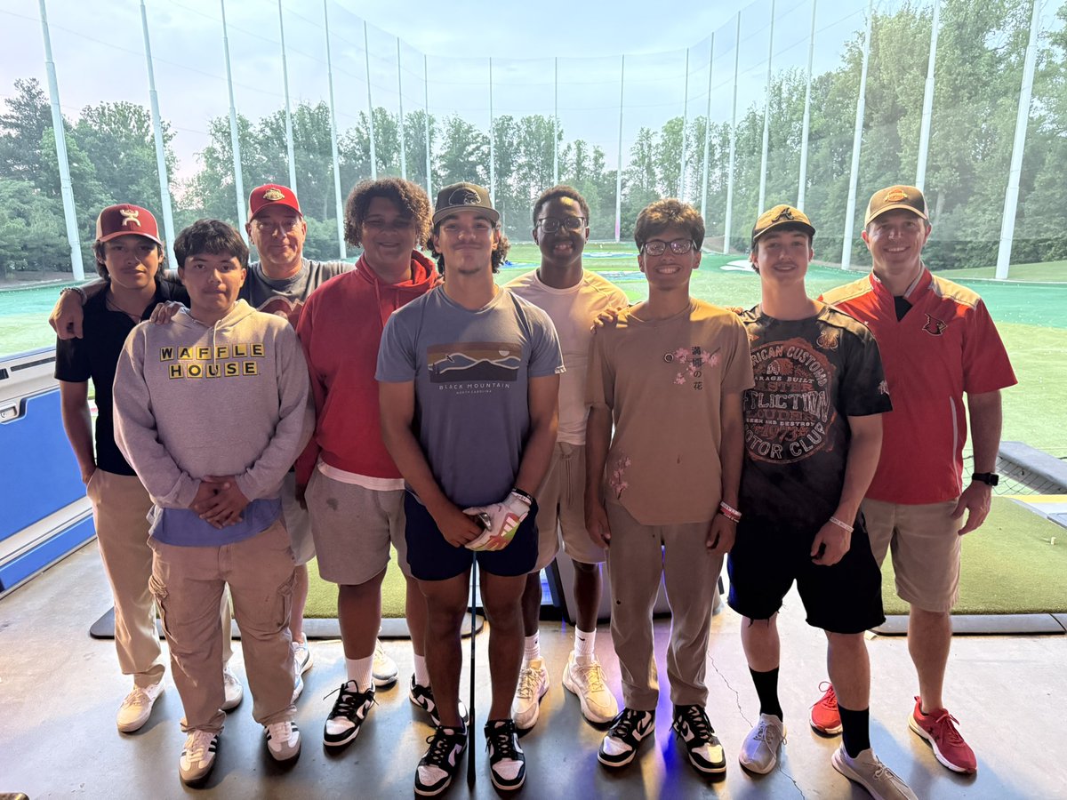 Neal Sammons (@nealsammons) on Twitter photo Perhaps my favorite part of the season…getting to celebrate the Seniors one last time before they graduate!! #FAMILY <a href="/rlosbornehs/">Osborne High School</a> <a href="/osbcardinals/">Osborne Athletics</a> <a href="/OsbornePrincip1/">Osborne_Principal</a> Perhaps my favorite part of the season…getting to celebrate the Seniors one last time before they graduate!! #FAMILY <a href="/rlosbornehs/">Osborne High School</a> <a href="/osbcardinals/">Osborne Athletics</a> <a href="/OsbornePrincip1/">Osborne_Principal</a>