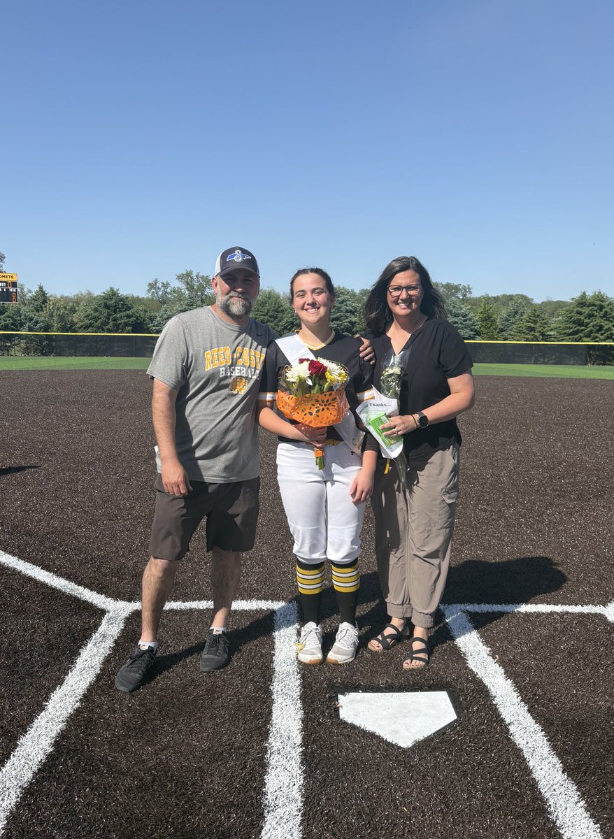 RCHS Softball tweet media