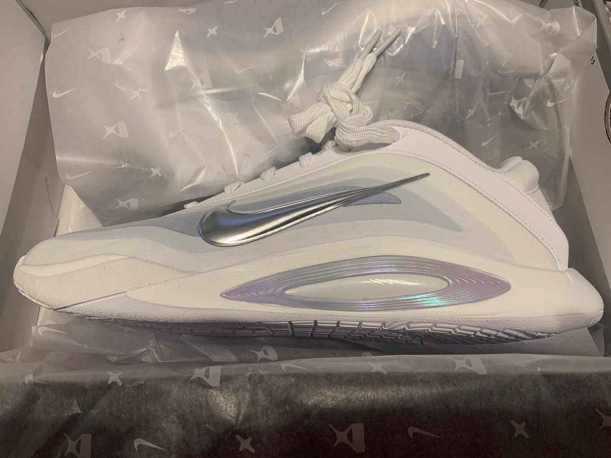 LIGODFE's tweet image. Kids: “Mom, you don’t even play basketball 🏀 anymore?”
Me: “And what’s your point?” 🤷🏽‍♀️

It be your offspring trying to block your greatness. Don’t hate 😅 #inJesusnameweplay
#gamecockgirl4life