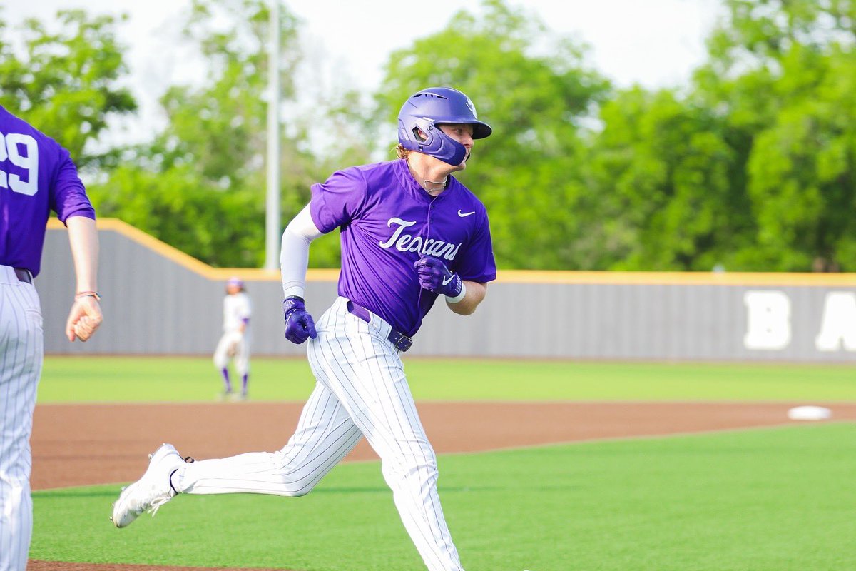 TarletonBase's tweet image. TYSON HITS A BOMB TO LEAD OFF GAME TWO🔥