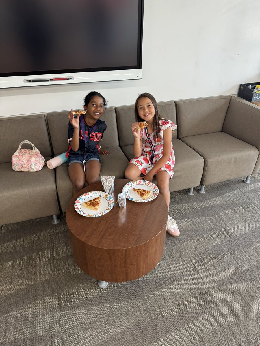 Our 3rd grade pizza party auction winners had a great time at lunch today! 🍕 #mjejags <a href="/MJEjags/">Jenks Elementary</a> <a href="/MJEThirdGrade/">MJE Third Grade</a>