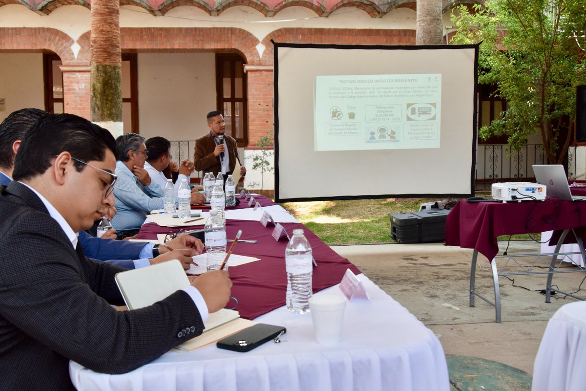 ContraloriaGEM's tweet photo. #ElPoderDeServir || Concluimos la semana visitando el municipio de #DonatoGuerra, donde se realizó la Segunda Reunión Ordinaria de la #CPCEM, Región IV, Zona Sur, en la que impartimos capacitación, en materia de “Políticas en #ContratacionesPúblicas”. https://t.co/QbelspCgPv
