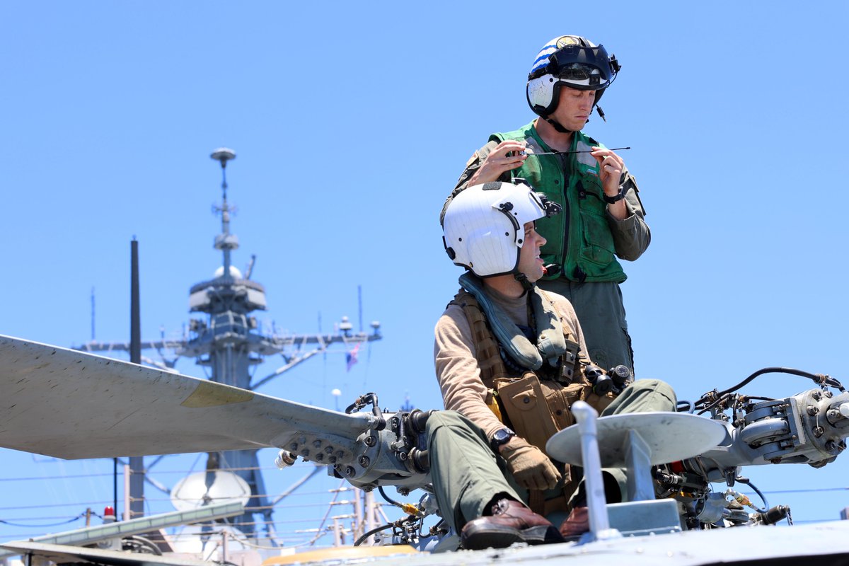 Swamp Foxes in action! HSM-74 Sailors keep the MH-60R Sea Hawks ready aboard the USS Gravely - DDG 107, supporting U.S. Northern Command and the Coast Guard in maritime interdiction missions.

#SouthernBorder #BorderSecurity