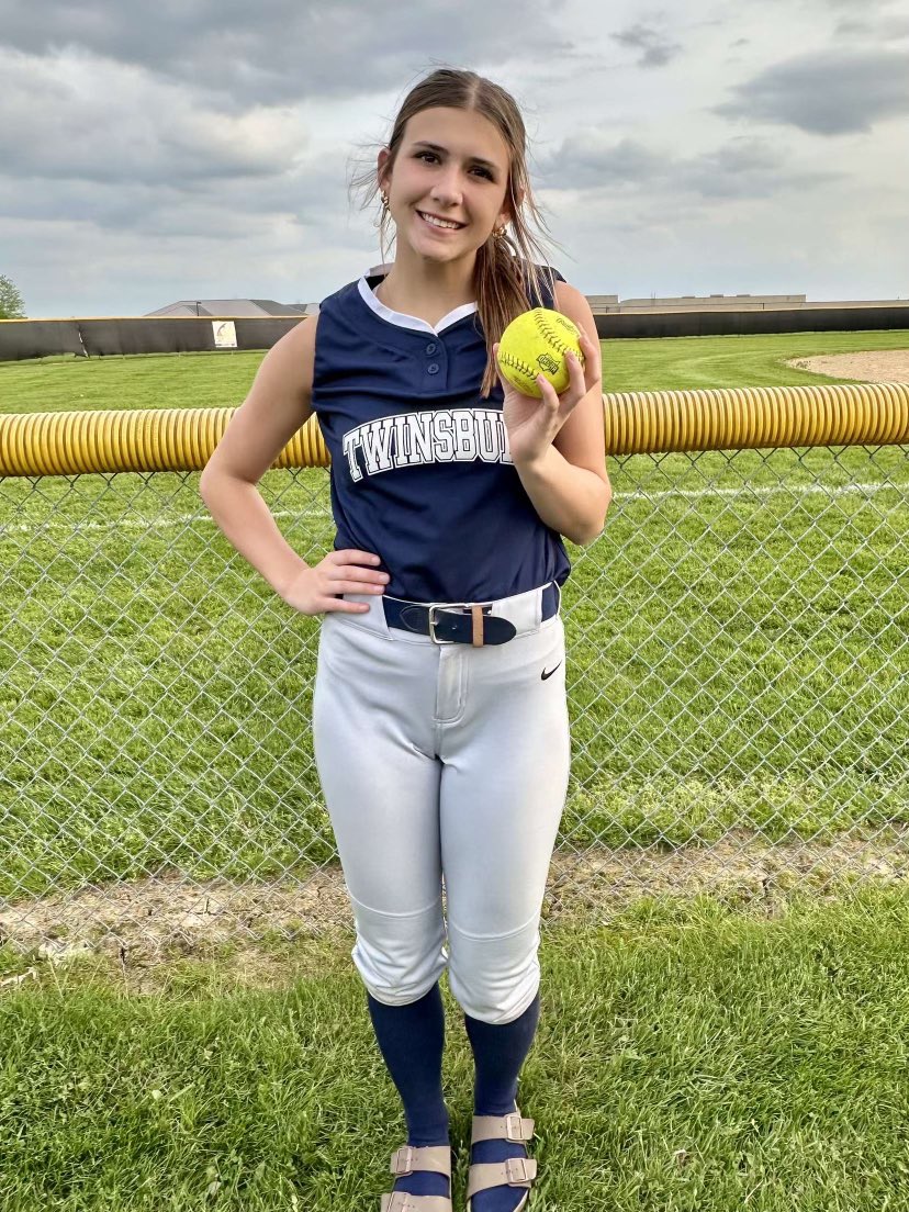 💣 Squad!

Sophie with HR #3 tonight at Kenston!