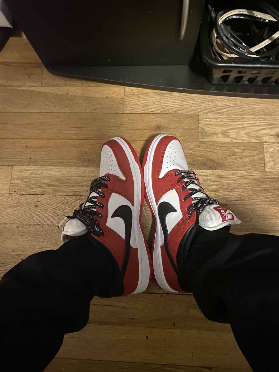dblock429's tweet photo. @SnkrsStock Chicago SB’s https://t.co/jHpG3Id6Vc