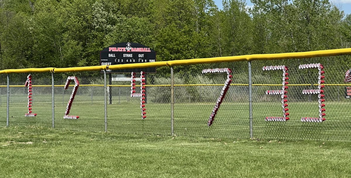 Varsity ⚾️ sweeps a pair from Stockbridge, 13-3 &amp; 21-6, on "Senior Night." Pinckney improves to 18-8 overall entering Monday's doubleheader at Grass Lake.
