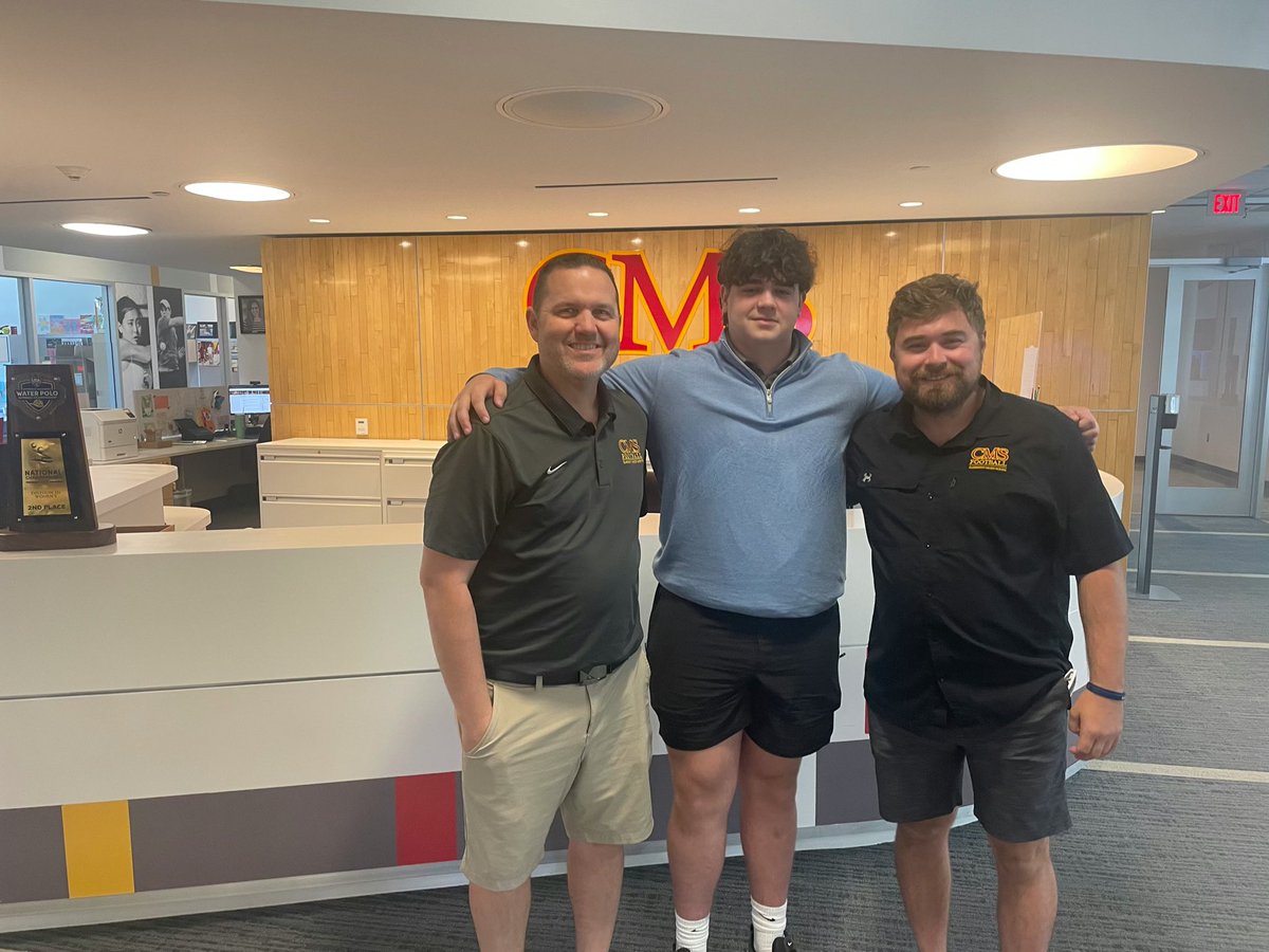 Ryder Freemann (@ryderfreemann62) on Twitter photo I had a great time in Southern California visiting <a href="/CMSStagsFB/">CMS Stags Football</a> yesterday. Huge thanks to <a href="/CoachBlochowski/">Luke Blochowski</a> for the tour and <a href="/CoachSweeneyCMS/">Kyle Sweeney</a> for taking the time to talk. Can't wait for the next steps!
<a href="/coachdinofb/">Dan DiNicola</a> <a href="/COACH_PAPAS/">Nico Papas</a> I had a great time in Southern California visiting <a href="/CMSStagsFB/">CMS Stags Football</a> yesterday. Huge thanks to <a href="/CoachBlochowski/">Luke Blochowski</a> for the tour and <a href="/CoachSweeneyCMS/">Kyle Sweeney</a> for taking the time to talk. Can't wait for the next steps!
<a href="/coachdinofb/">Dan DiNicola</a> <a href="/COACH_PAPAS/">Nico Papas</a>