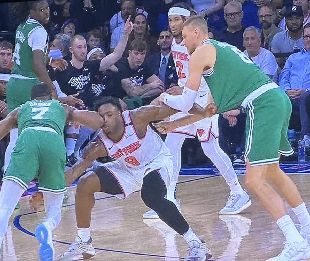 Jaylen Brown, dirty player. Grabbing jewels and elbowing eyes. Just stop it, bro. Knicks up by 20