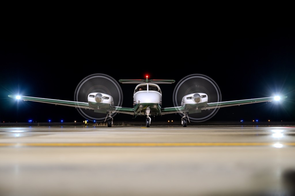 Spring Semester ✅️ We hope your finals went smoothly—time to taxi into a well-earned rest tonight 😴

#nightflight #finals #springsemester #flyUND #night #flighttraining