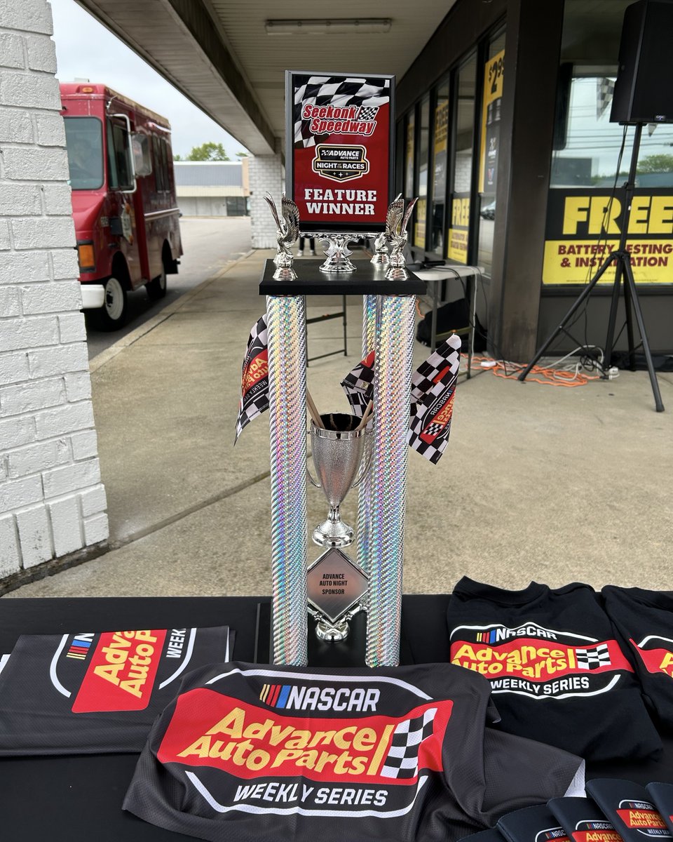 NASCARRegional's tweet photo. β
Store event yesterday
βοΈ #AAPNight at @seekonkspeedway tomorrow, racing at 6 p.m. ET! https://t.co/FgswwC3hs8
