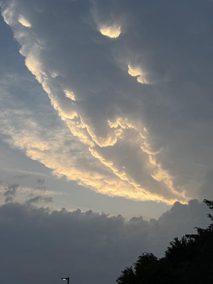 aimeesarita's tweet photo. A storm passing north of lago vista Tx . The lightning is pretty crazy too! @ryanhallyall any thing coming out of this storm? #ryanhallyall https://t.co/jbzT89DjMF