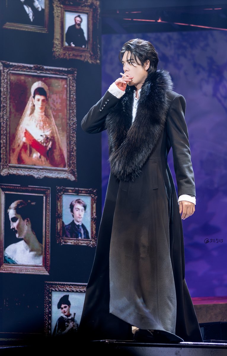 2025. 5. 15. 도리안 그레이 커튼콜
윤소호 도리안 그레이

#윤소호 #도리안그레이