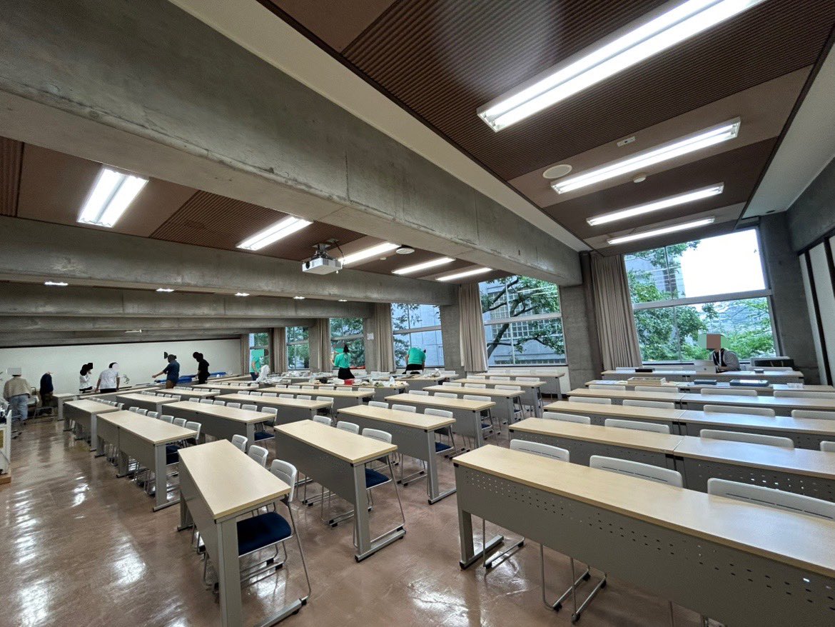 Syutokenseibutu's tweet photo. 各団体が集まりつつ、各々鋭意準備中です！！
あいにくの雨ですが、ご近所の方・興味ある方お待ちしております😄
#首都圏生物合流会
#成城大学 https://t.co/UTW8WAymhL