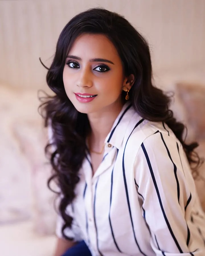 manisha_mithra's tweet photo. What should we do, people get jealous of my smile ☺️ #happyday #weekendvibes #happyweekend #weekendoutfit #girlsstyles #girlstrends #girlsposes #girlsoutlook #girlsoutfits #duskybeauty #tamilponnu #nammaveetuponnu #ThalaivarNirandharam #Jailer2 #CoolieIn90Days https://t.co/sc0ASWlBn4