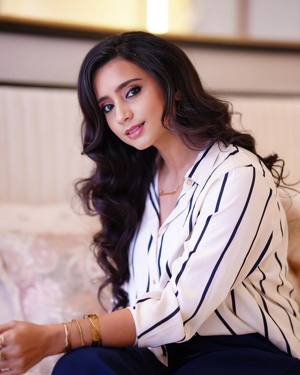 manisha_mithra's tweet photo. What should we do, people get jealous of my smile ☺️ #happyday #weekendvibes #happyweekend #weekendoutfit #girlsstyles #girlstrends #girlsposes #girlsoutlook #girlsoutfits #duskybeauty #tamilponnu #nammaveetuponnu #ThalaivarNirandharam #Jailer2 #CoolieIn90Days https://t.co/sc0ASWlBn4