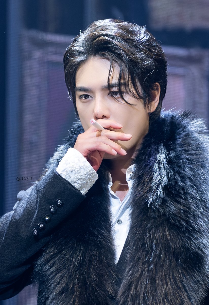 2025. 5. 15. 도리안 그레이 커튼콜
윤소호 도리안 그레이

🚬

#윤소호 #도리안그레이