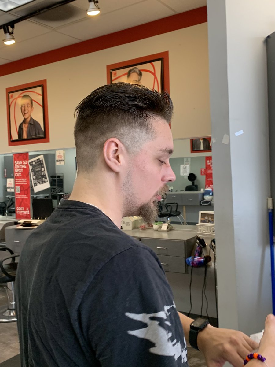 bell_grande0's tweet photo. Little life update donated my hair this week 

#Donate #hairintheface #haircut https://t.co/SWlXqm4ntW