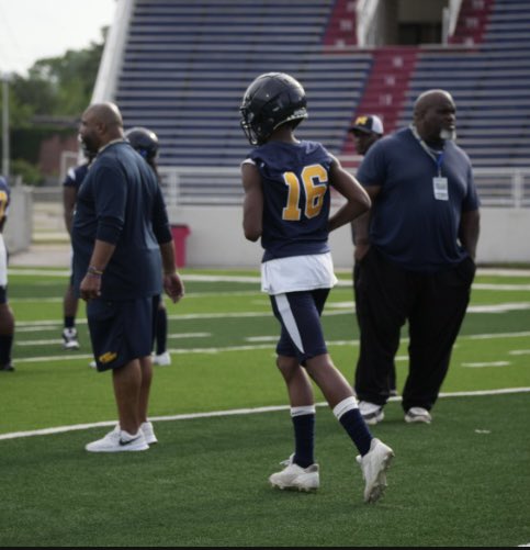 amar_mims33940's tweet photo. First Scrimmage to start the day season 💪💪    Amar’e “A1”George-Mims - Height: 6’1 -  -Class of 2029 - Weight: 157- 
                - MURPHY HS - https://t.co/OWjkHIHJZ6