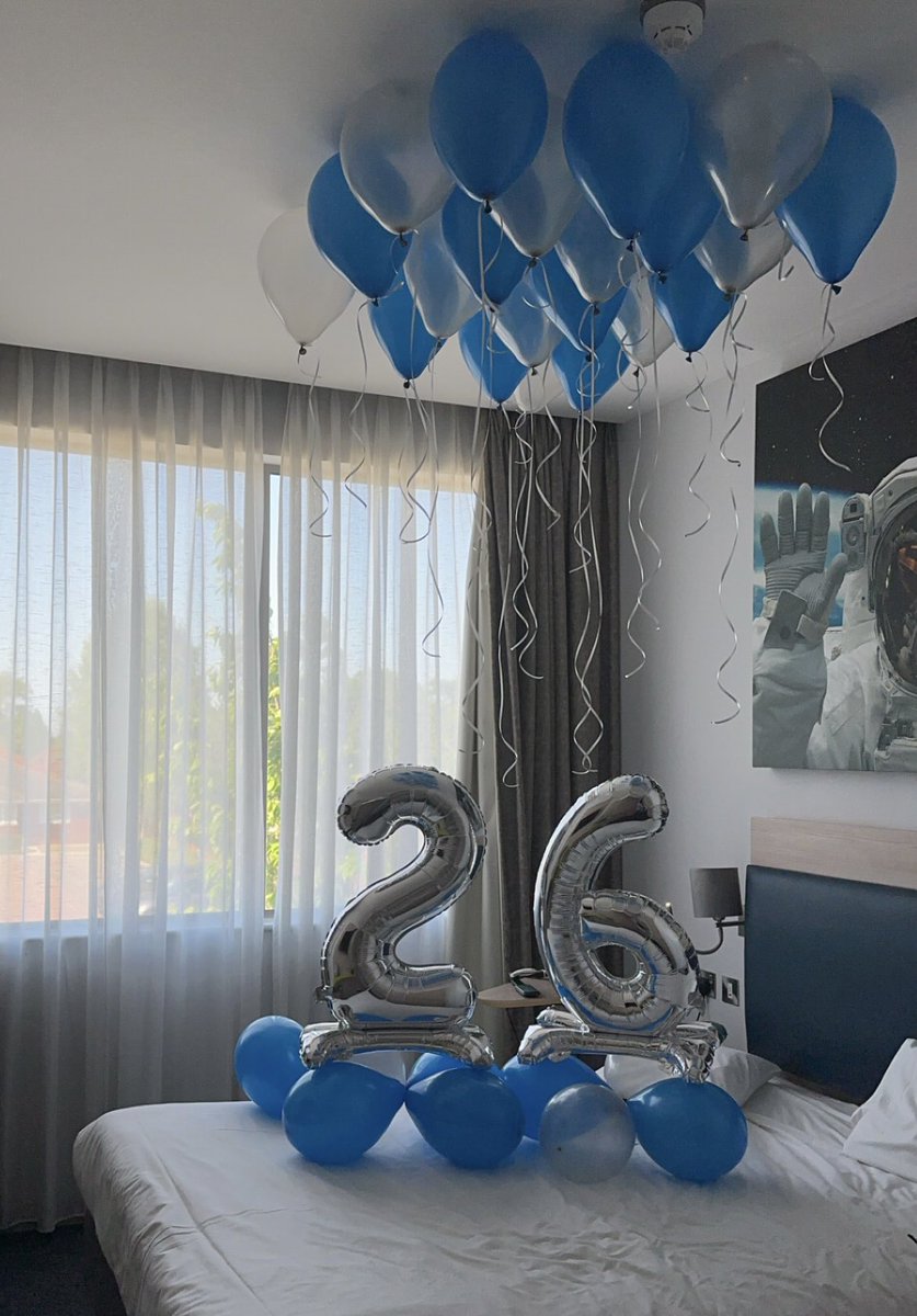 real12i's tweet photo. May the 17th❤️ https://t.co/5gA8wskG3A
