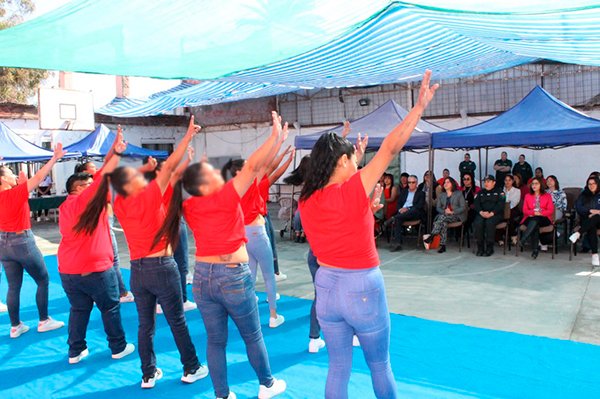 region2cl's tweet image. Nueve Internas Del Centro Penitenciario Acceden a Programa “Abriendo Caminos”

➡️region2.cl/nueve-internas…⬅️

#Antofagasta #Calama #Tocopilla #Taltal #Mejillones #Maríaelena #Sierragorda #Sanpedrodeatacama #Chile