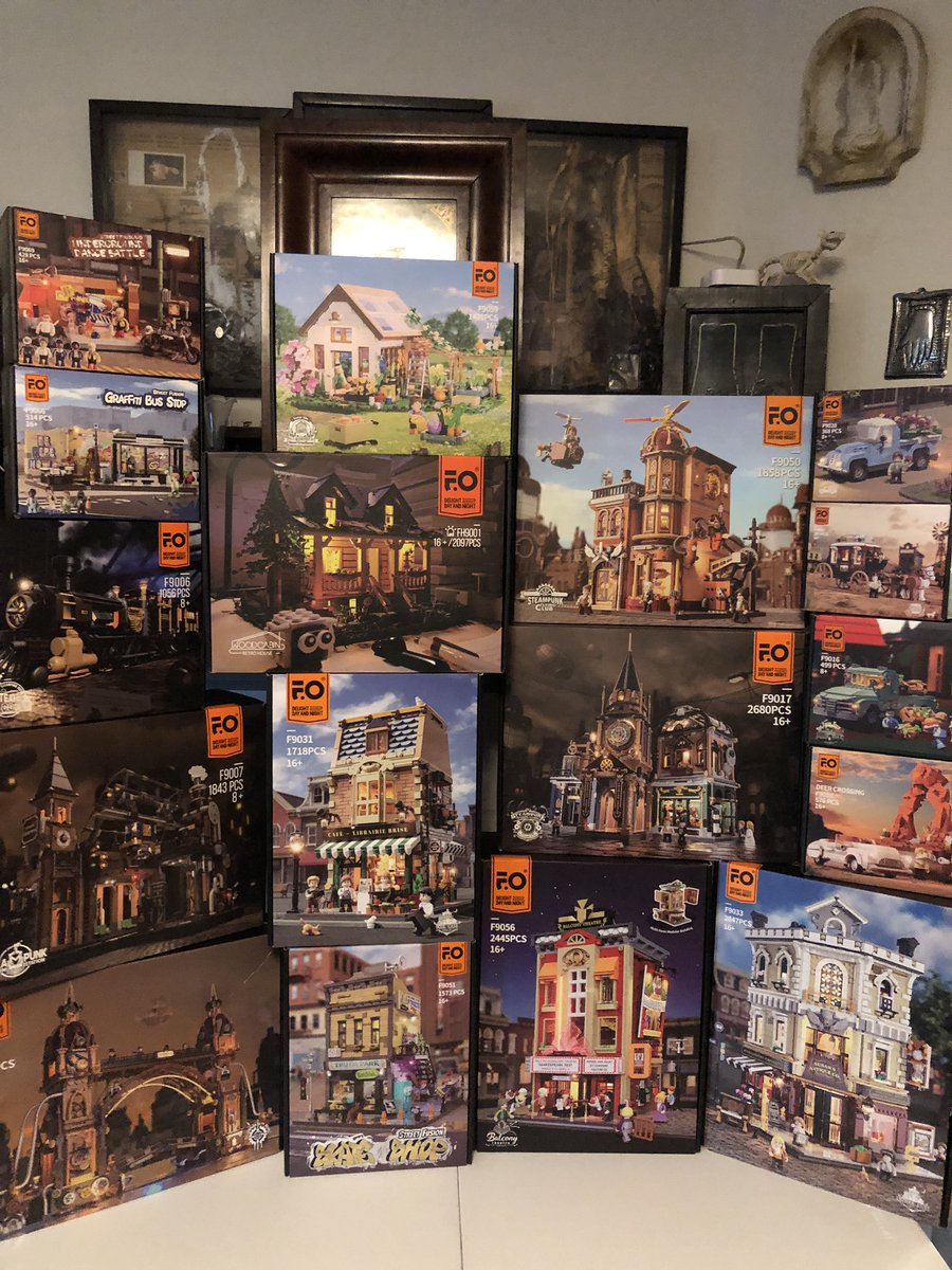 Funwhole is now #lumibricks. Here’s Pye showing off his small collection of unbuilt sets. Slowly building them but the backlog is real, y’all. 

I will show off the few built sets I have soon. 

#notlego #afol #afob <a href="/LUMIBRICKS_REAL/">LUMIBRICKS</a>