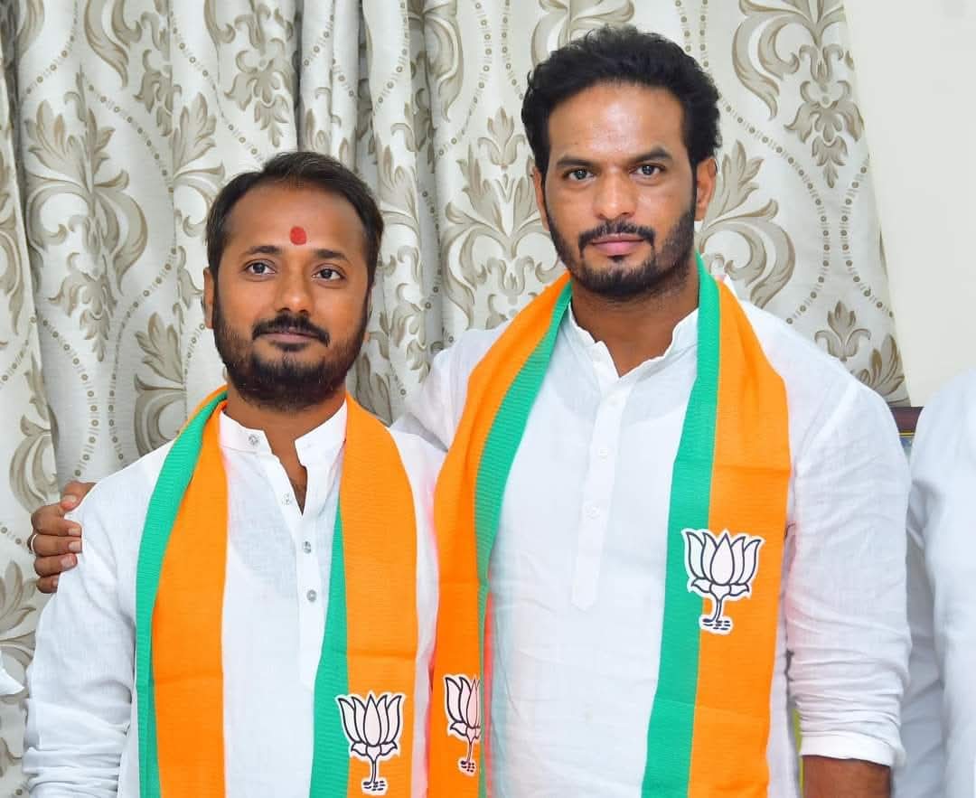 Krishna81301445's tweet photo. Wishing a very Happy Birthday to M.Ravi kumar yadav Anna Bharatiya Janata Party (BJP) Serilingampally Constituency Contested MLA.

Hope your day is filled with joy and blessings.🚩🚩🚩🚩🚩 https://t.co/gRqE3dwNMC