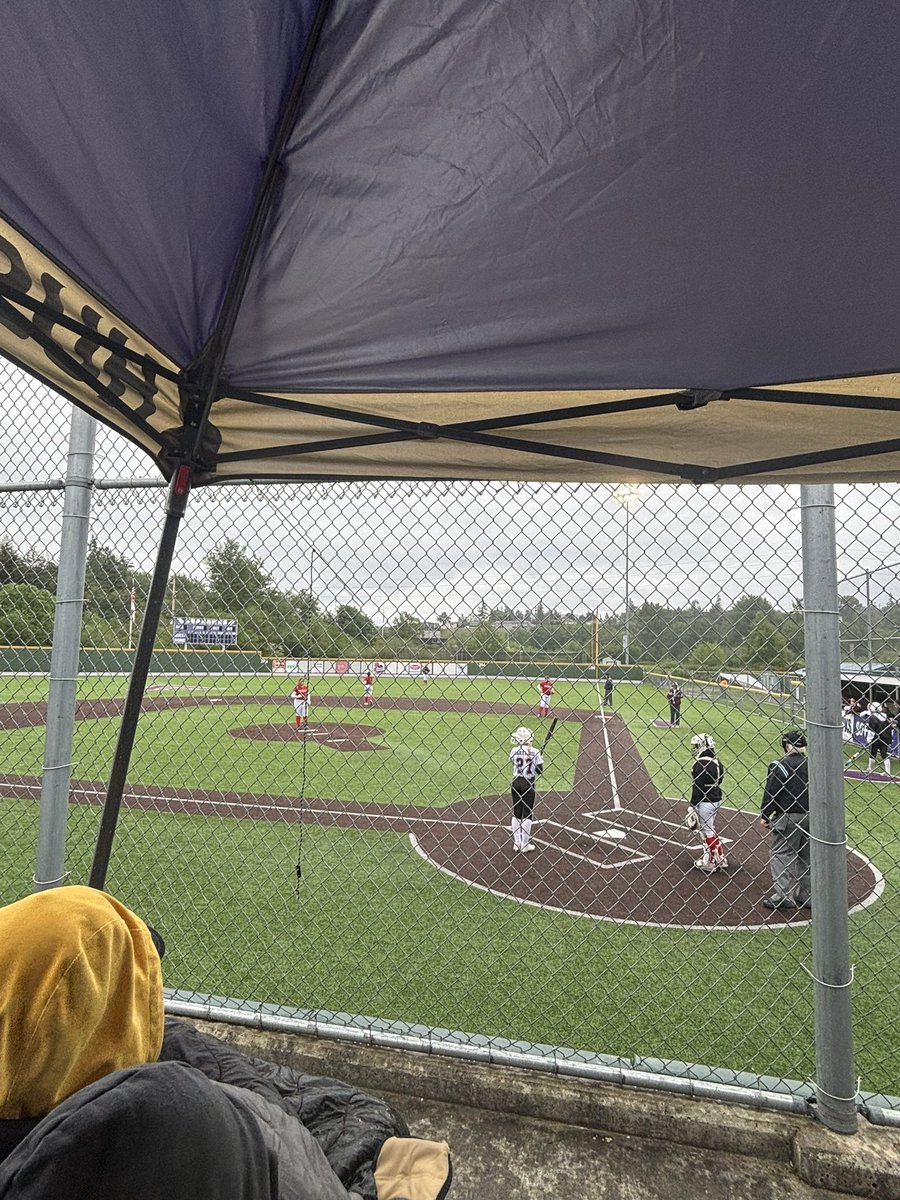 Wildcat softball taking on the Lakewood Cougars here in rainy Anacortes!! It’s a loser out, winner advances to tomorrow for a chance at a State berth! #GoCats