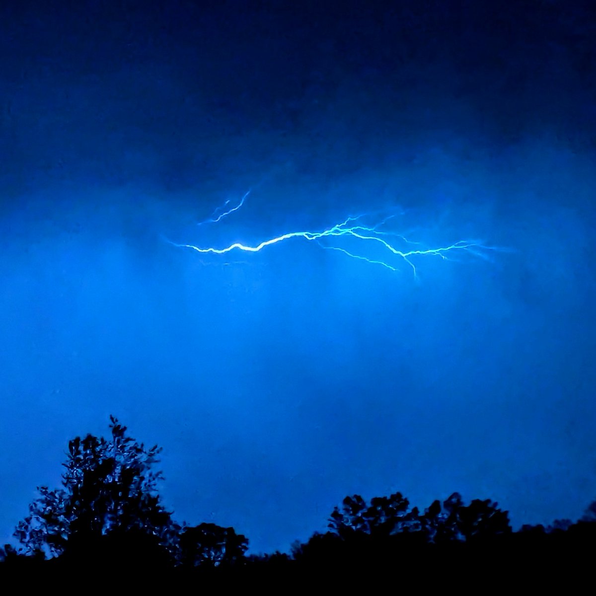 skream's tweet image. Bit of lightning in Nicholasville #kywx @Kentuckyweather