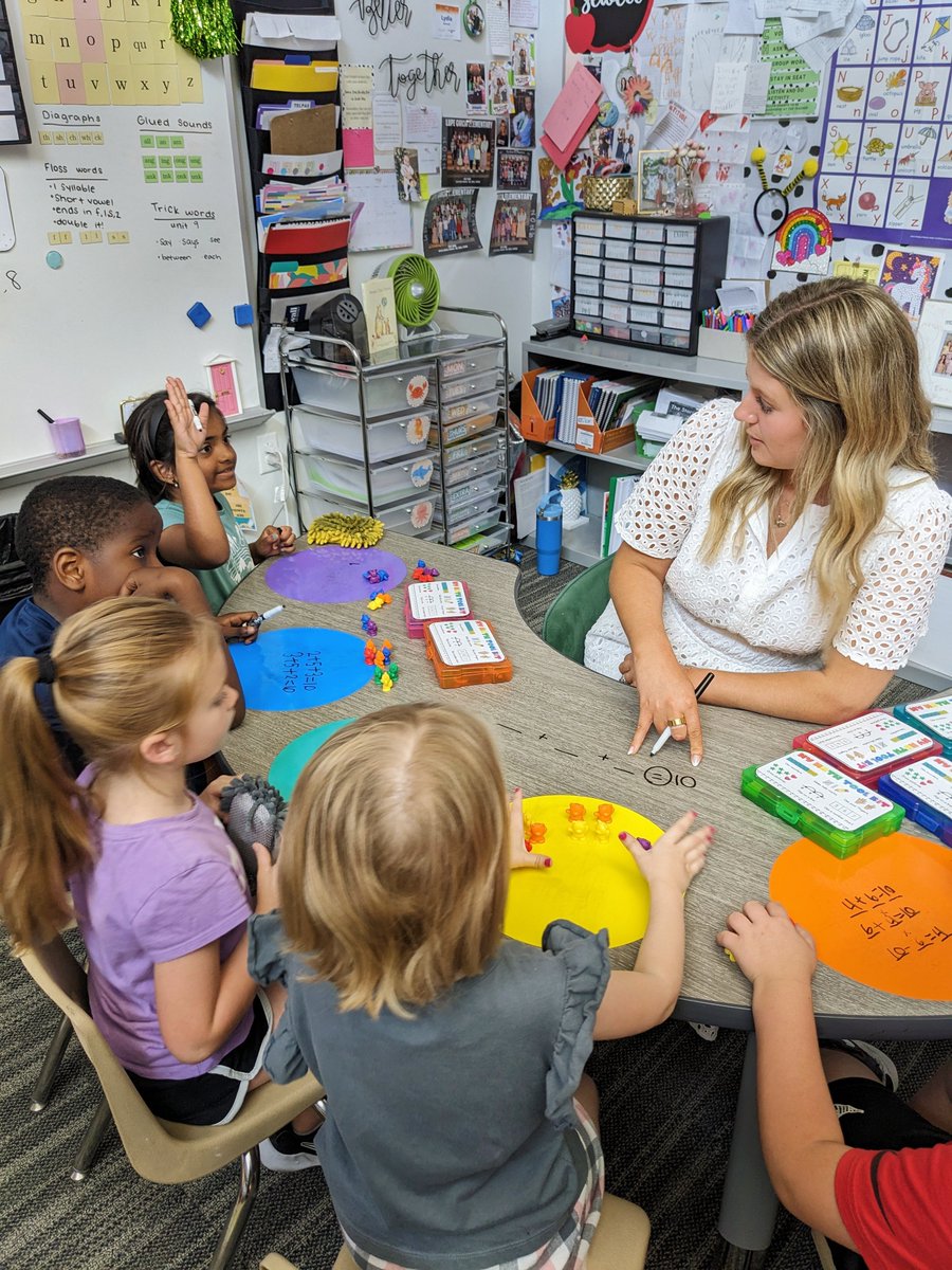 This week, members from the Charles Butt Foundation had the privilege of visiting Charles Butt Scholar Alum and 1st grade teacher, Lydia Sewell, in Rockwall ISD @RockwallSchools. 

Our team was inspired by Lydia and her school's approach of "loving students, teaching students,
