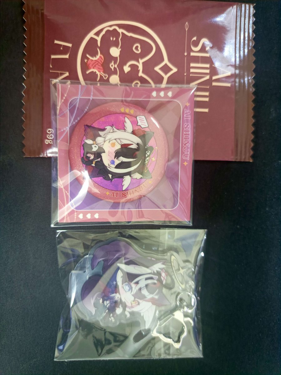 FaysLemon's tweet photo. THE MEMORY TRINKET IS HERE!! ✨

It's absolutely gorgeous—so much thought and love clearly went into it. You can feel the care in every detail. I’m gonna treasure this forever. 

Thank you Ai!! 💖🍋😭

#Aishinju https://t.co/MJGD8TD9N3