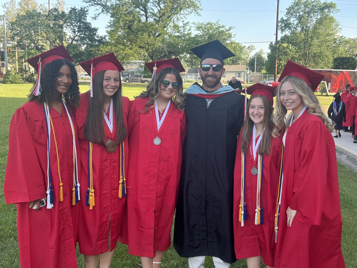Congratulations to our seniors. Thank you for the legacy you left at  <a href="/PCHSDragons/">Pekin High School</a>. Do great things.

#Sweet16 #FireUp