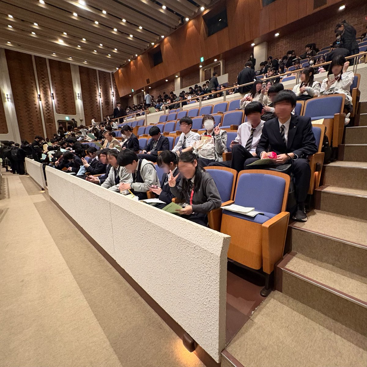 kthrKBS's tweet photo. 3日間のNコン地区大会が終わりました。残念ながら、全道大会には出場できず悔しい気持ちでいっぱいです。3年生はこれが最後の大会でしたが、1,2年生は今回の反省を生かしてさらにいいものを作って欲しいと思います‼︎ 3年生の活動もあと少し、これからも北広島高校放送局をよろしくお願いします‼️ https://t.co/SAabxUpNn0