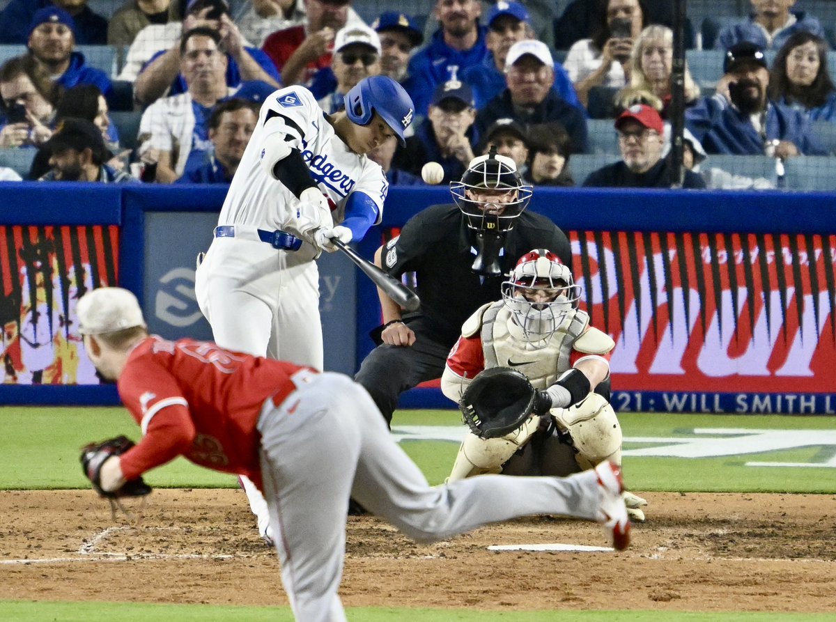 photowkb's tweet image. Shohei Ohtani hits a solo home run in the eighth inning as the Los Angeles Angels lead the Los Angeles Dodgers 4-2 during a baseball game at Dodger Stadium in Los Angeles. @mlb #mlb @dodgers #dodgers @angels #angels #baseball @billplunkettocr @NikonUSA #nikon @InsideSoCalSpts…
