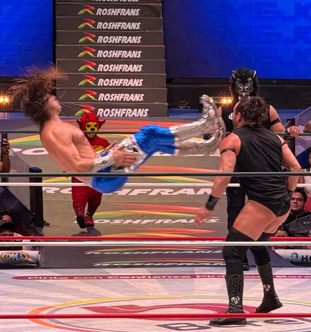 LaTijeraLucha's tweet photo. Los relevos atómicos regresan al #CMLL en la lucha semifinal del viernes espectacular, donde #VoladorJr, #RockyRomero, #Magnus y #Rugido pasan por encima de #Templario, #StarJr, #FlipGordon y #Esfinge en dos caídas al hilo.
Al final el #LeonDepreador reta al #FaraonQueRige... https://t.co/lXYjgQX53I