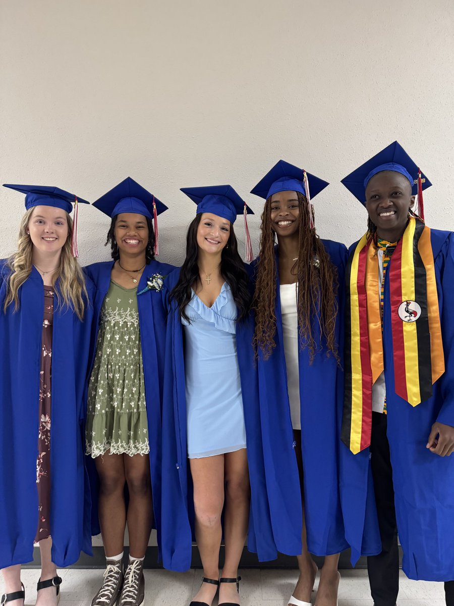 Proud of our 5 Sophomores! This group took our new culture and exceeded expectations! Forever grateful for this group and everything they did for our family‼️ 

We 💙 our Sophs

#WeAreLR🦁🏀