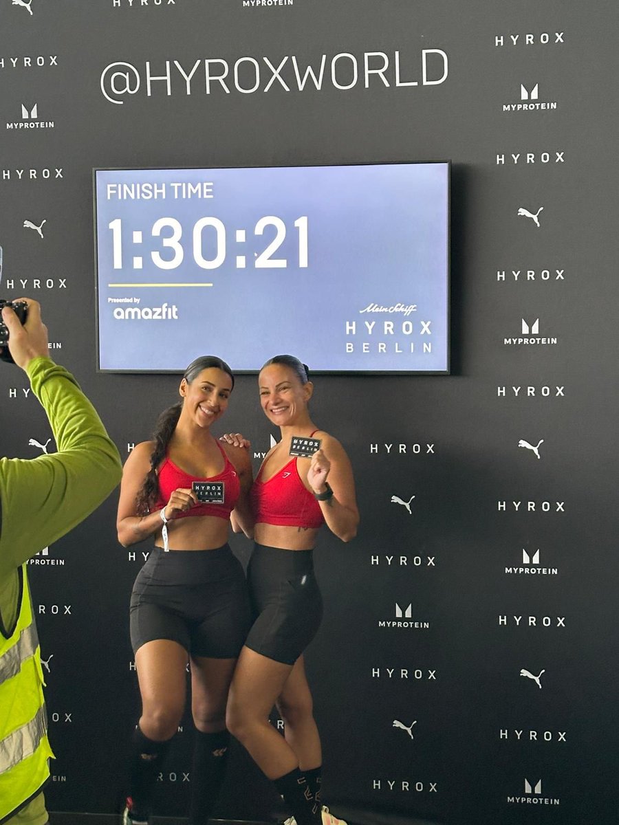 Larissa tweet media