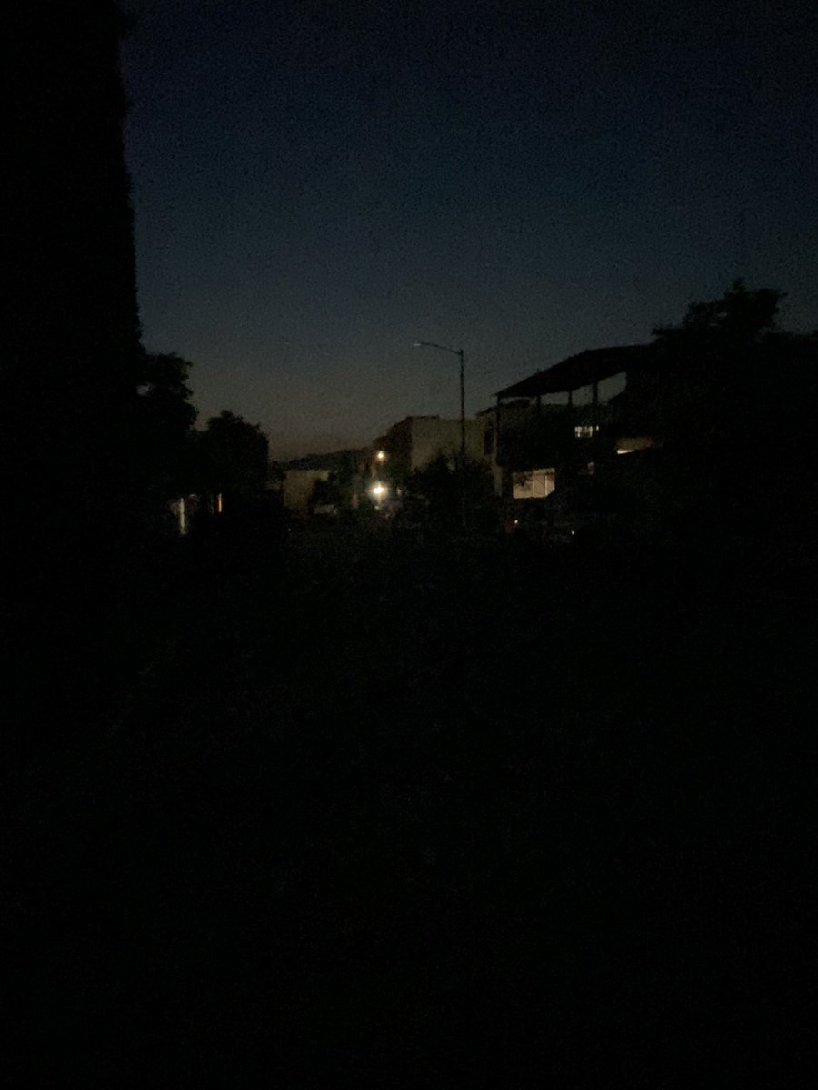 ejimenezg1's tweet photo. @OPublicasSalt @SaltilloGob #Saltillo Nos podran ayudar con luminarias que no funcionan?. Un peligro para niños y mascotas porque no se ve nada. Col. Brisas Pte Calle 19 https://t.co/yPbsjZXJkm