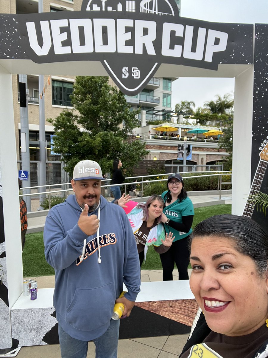 It’s time for the Vedder Cup!
#forthefaithful