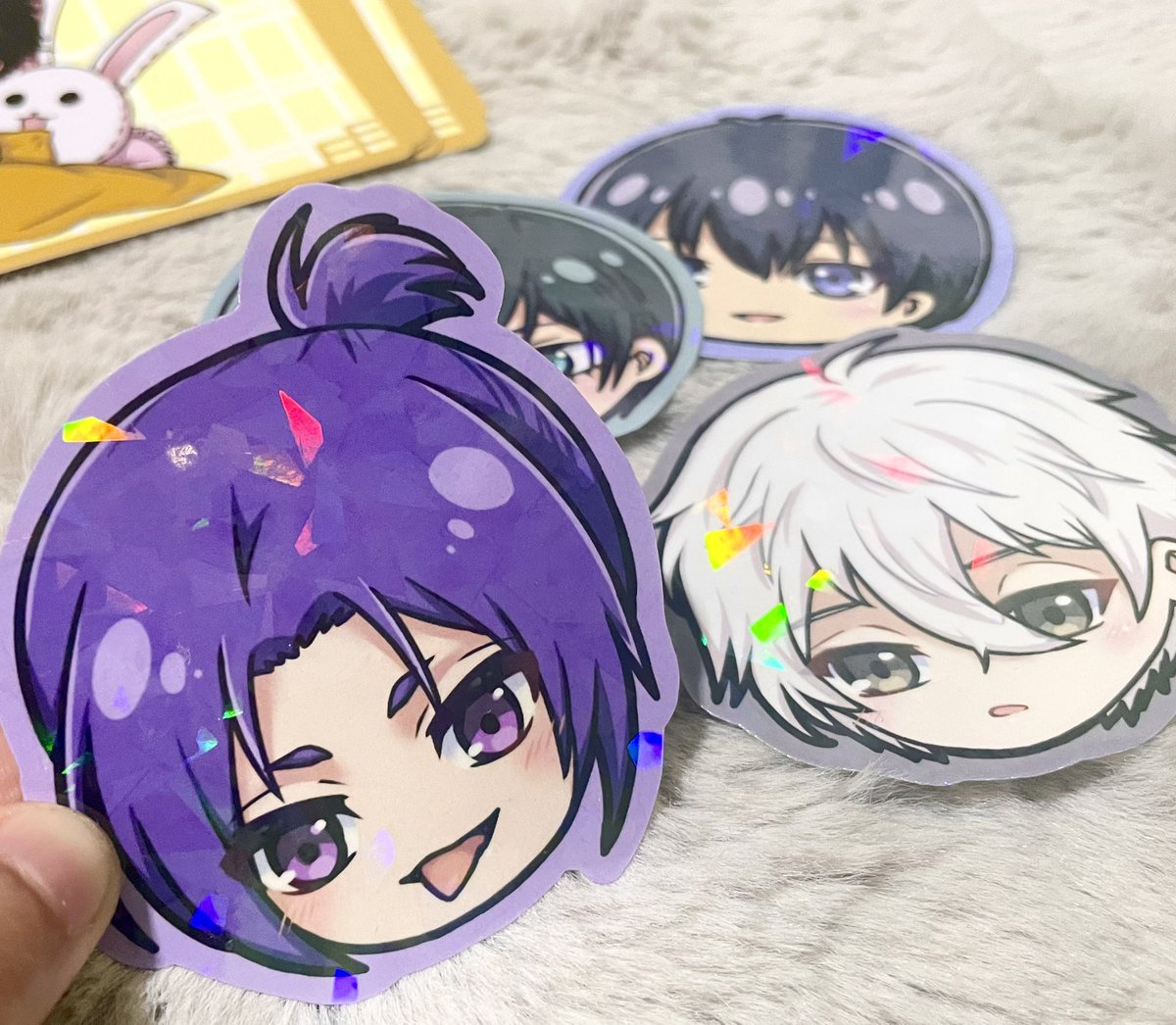 pelpin4's tweet photo. Haallo halo , ada yang mau art trade ga untuk #CFXX #COMIFURO20 kalo mau boleh comment atau chat aku ya, aku datang both day. Art print ku mashle dan ada jg sticker blue lock 😃😃 #tradecfxx #comifuroxx #comifuro #mashle #bluelock #finnames #rayneames #reomikage #isagiyoichi https://t.co/js7qYFnjI8