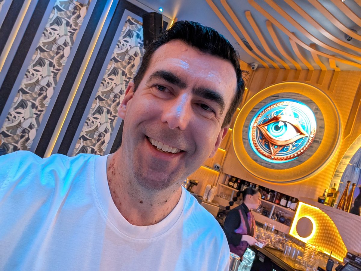 MetreSteven's tweet image. At the the Eye tonight... Cool place