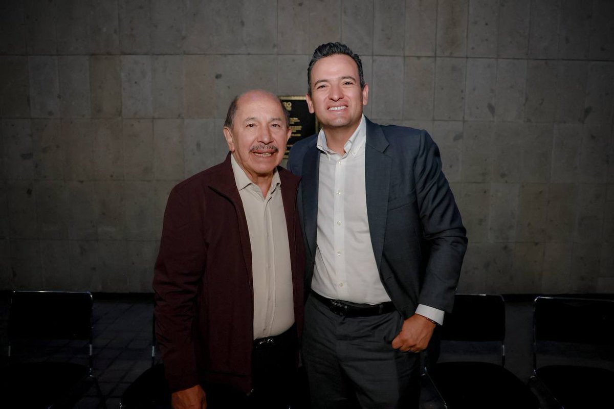 Marco Bonilla (@soybonillamarco) on Twitter photo A través de <a href="/CiudadesCapital/">Ciudades Capitales</a>, diversos alcaldes nos reunimos con representantes de la <a href="/SEGOB_mx/">Gobernación</a> . Acordamos crear mesas de trabajo para abordar temas que nos impactan como municipios como resolver los cortes de energía y garantizar el suministro de agua e impulsar la colaboración A través de <a href="/CiudadesCapital/">Ciudades Capitales</a>, diversos alcaldes nos reunimos con representantes de la <a href="/SEGOB_mx/">Gobernación</a> . Acordamos crear mesas de trabajo para abordar temas que nos impactan como municipios como resolver los cortes de energía y garantizar el suministro de agua e impulsar la colaboración