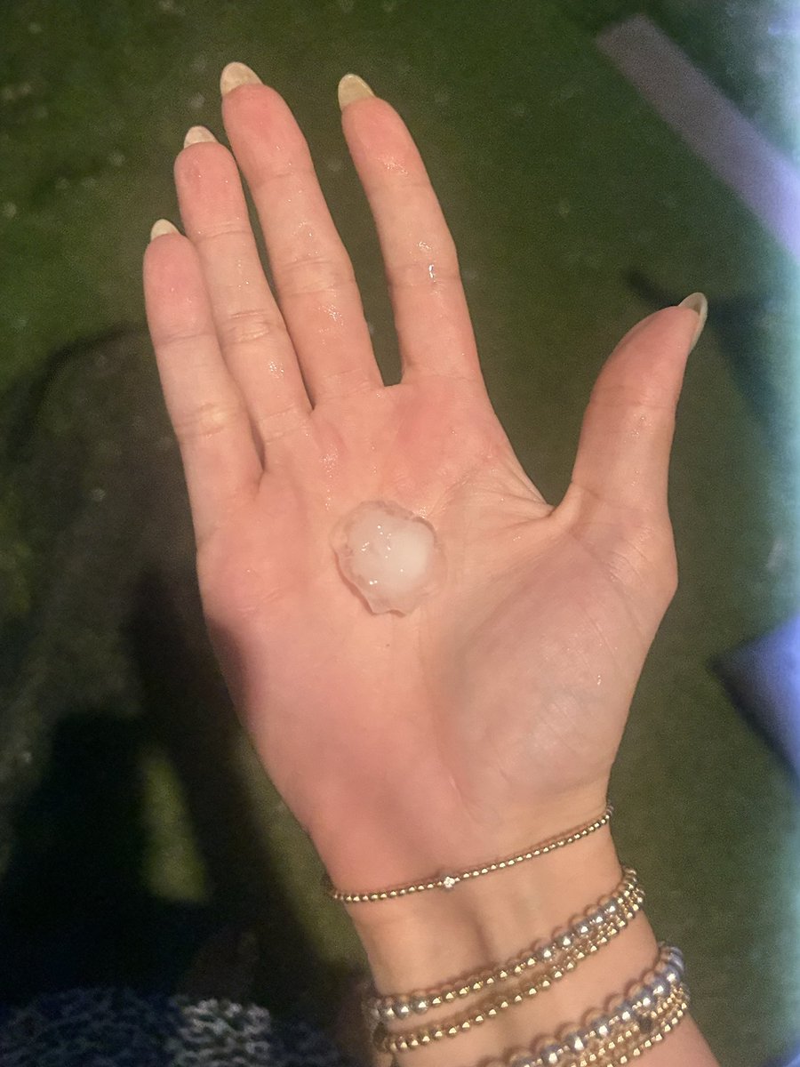 basilsammich's tweet photo. @wesleyswilliams @NWSSanAntonio https://t.co/GtlGPerDfj