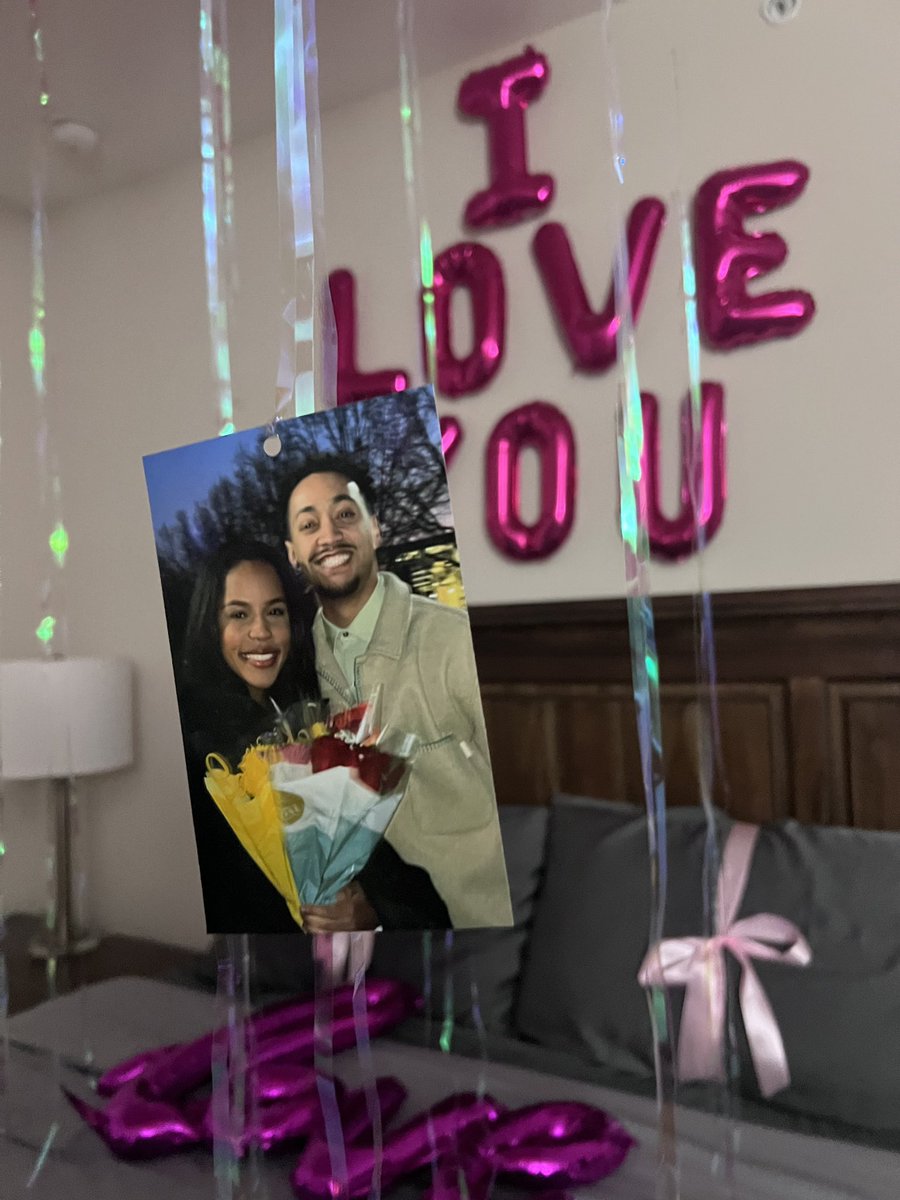 BradeauxNBA's tweet photo. 365 days with my favorite. Happy anniversary 🖤🤞🏽 https://t.co/OXNoc5ENhj