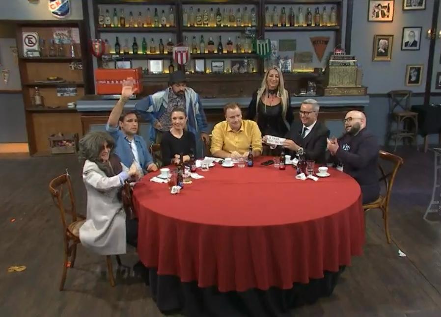 ¡Gracias a todos por acompañarnos! ¡Nos vemos el viernes con otro programa de POLÉMICA EN EL BAR! #PolémicaEnEl10