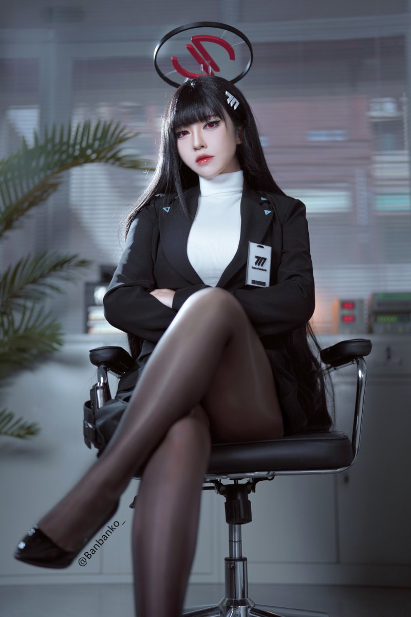 你在看哪呢？🖤

#調月リオ #ブルアカ #BlueArchive #碧蓝档案 https://t.co/q7RVLT9UPp